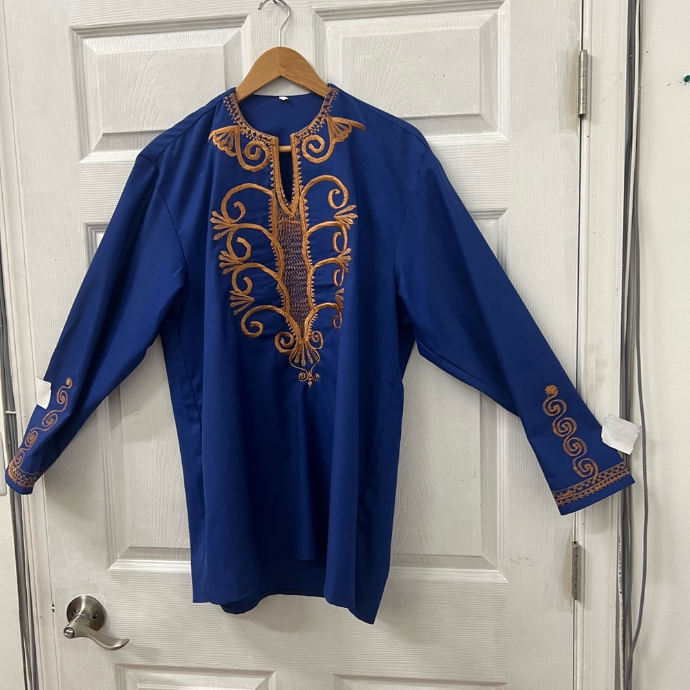Men’s shirt.